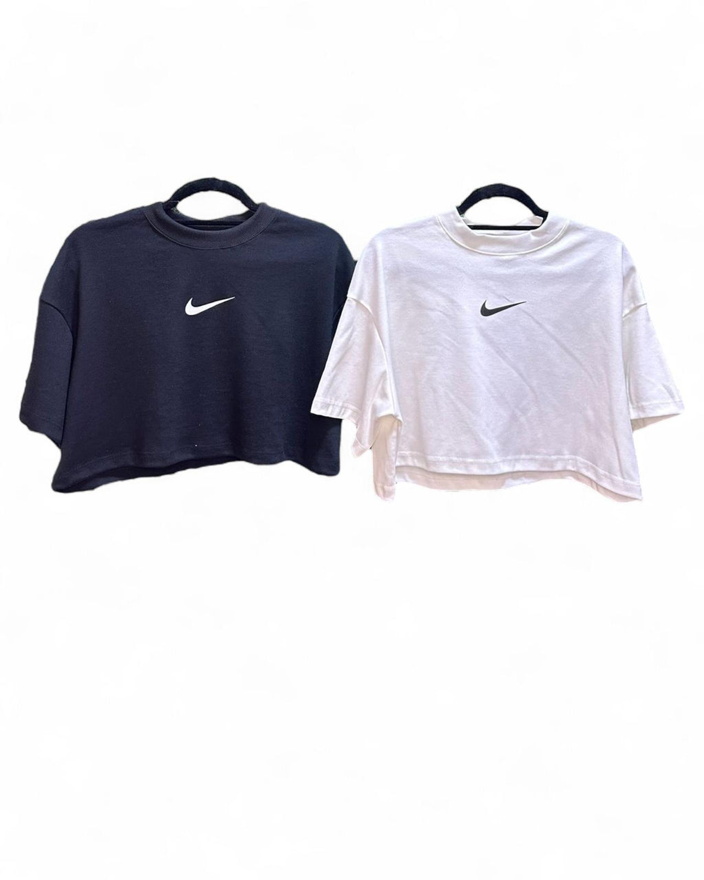 Cropped Oversized Premium - Nike Black and White ES